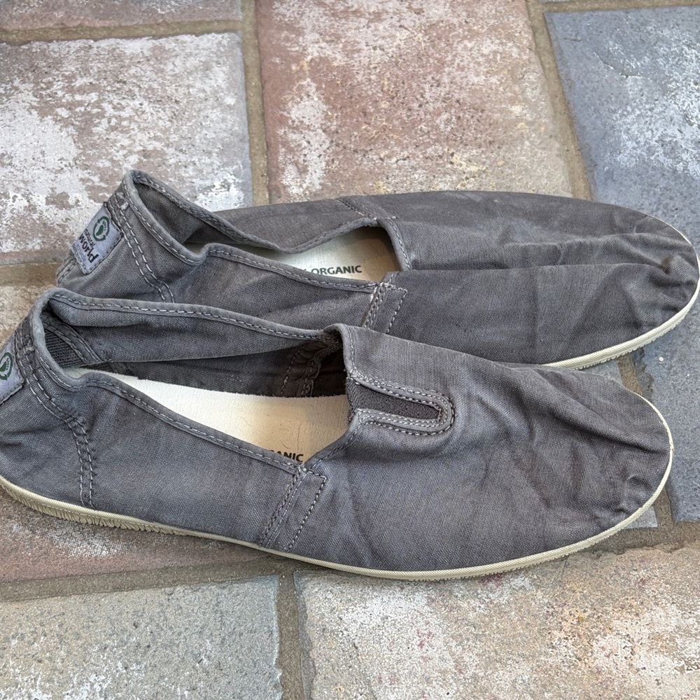 Organic Cotton Natural World Casual Slip-On Canvas Shoes in Gray